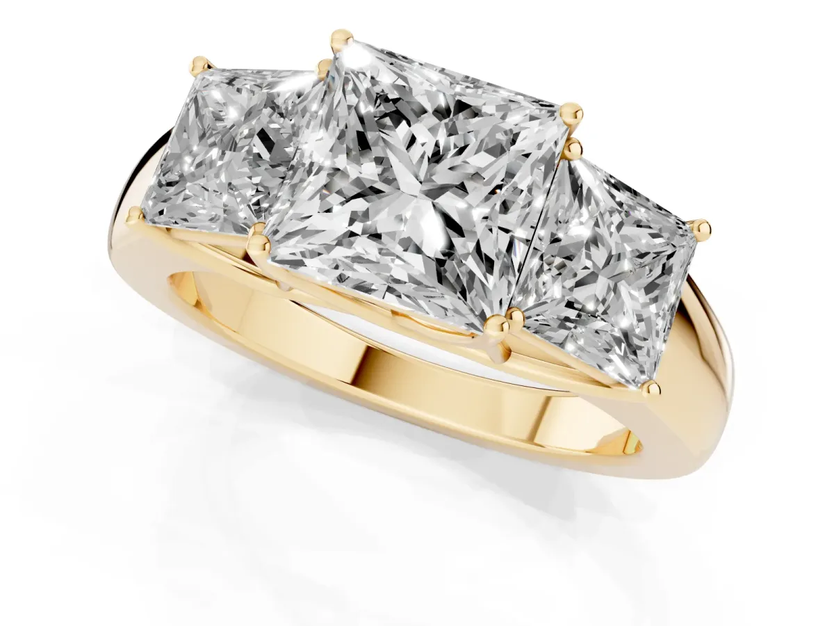 Three-Stone Princess Cut Cut Diamond Ring with Prong Setting and Classic Band Yellow gold