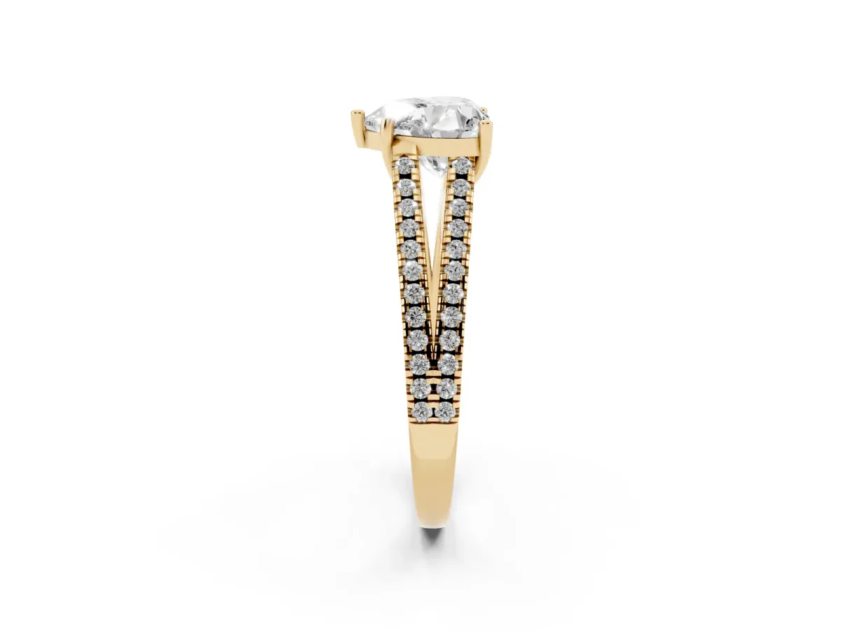 Heart Cut Diamond Solitaire Engagement Ring with Split Shank Pavé Band Yellow gold