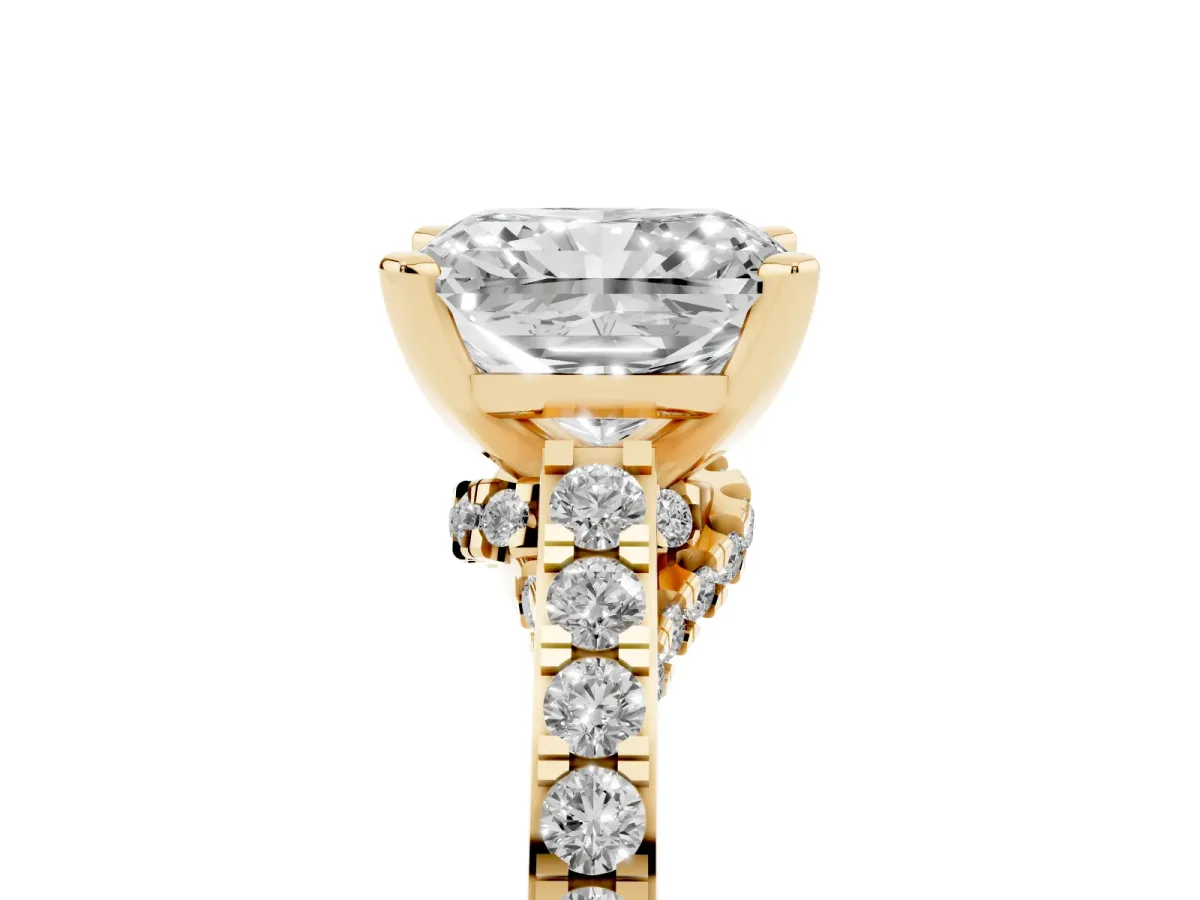 Radiant Cut Diamond Solitaire Ring with Crossover Gallery and Round Pavé Band Yellow gold