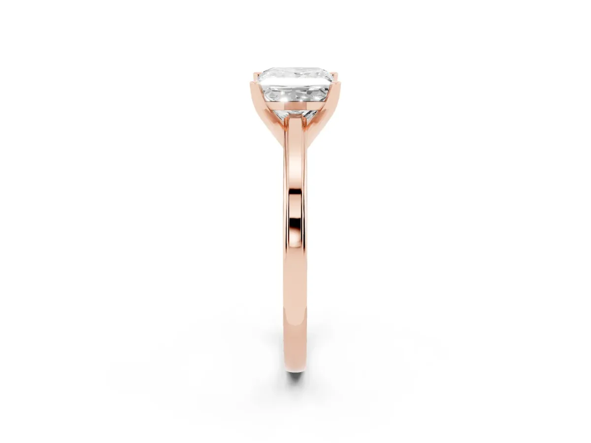 Princess Cut Solitaire Diamond Ring with Four-Prong Setting and Classic Band Rose gold