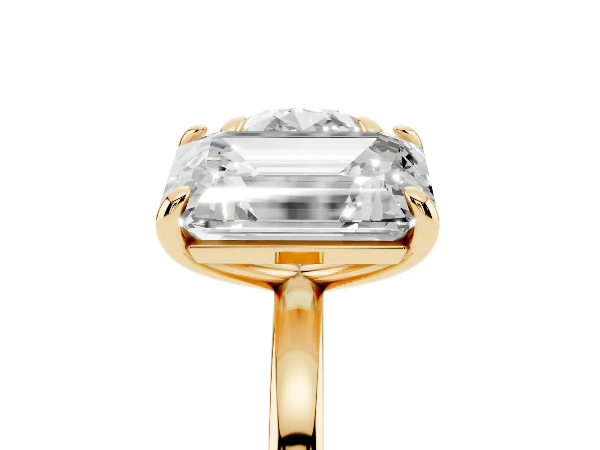 Round and Radiant Toi Moi Ring with Prong Setting and Plain Band Yellow gold