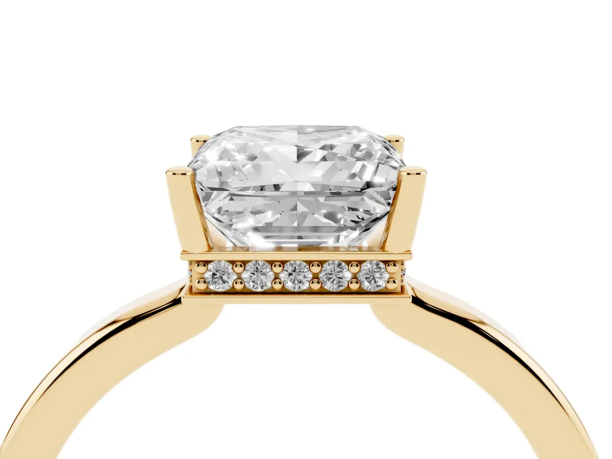 Princess Cut Cut Solitaire Engagement Ring with Four-Prong Setting on a Classic Band Yellow gold