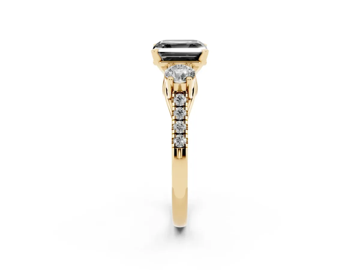 Fancy Black Three-Stone Asscher Cut Diamond Pavé Band with Four-Prong Setting Yellow gold