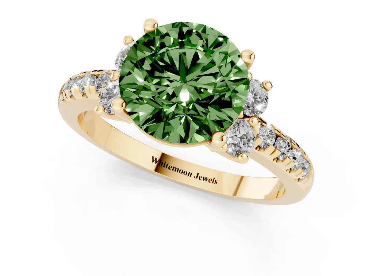 Fancy Green Round Cut Diamond Three-Stone Pave Band with Four-Prong Setting Yellow gold