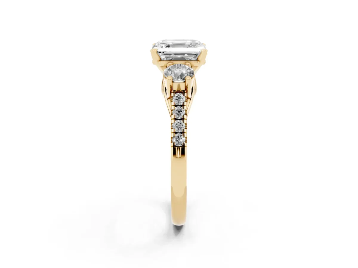 Three-Stone Asscher Cut Diamond Pavé Band with Four-Prong Setting Yellow gold