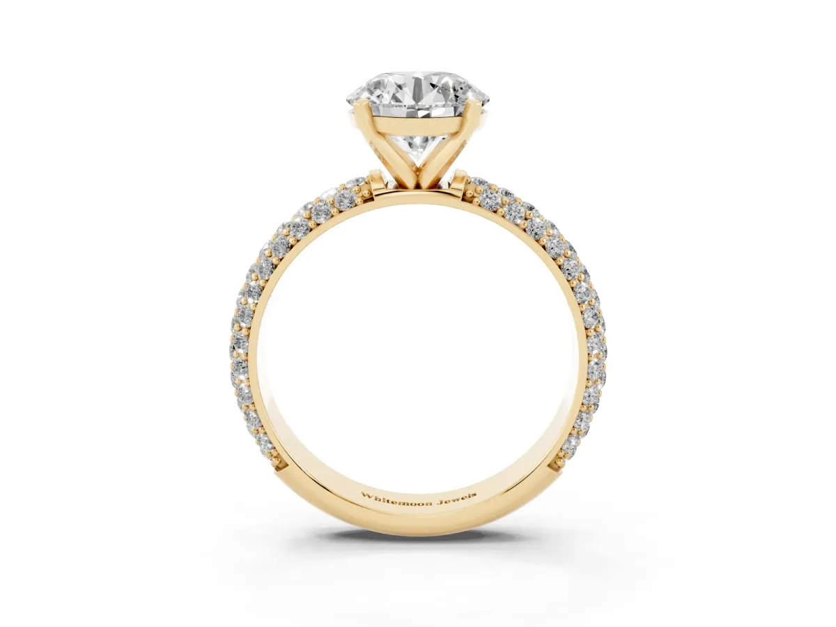 Round Cut Diamond Solitaire Ring with Prong Setting and Pavé Band Yellow gold