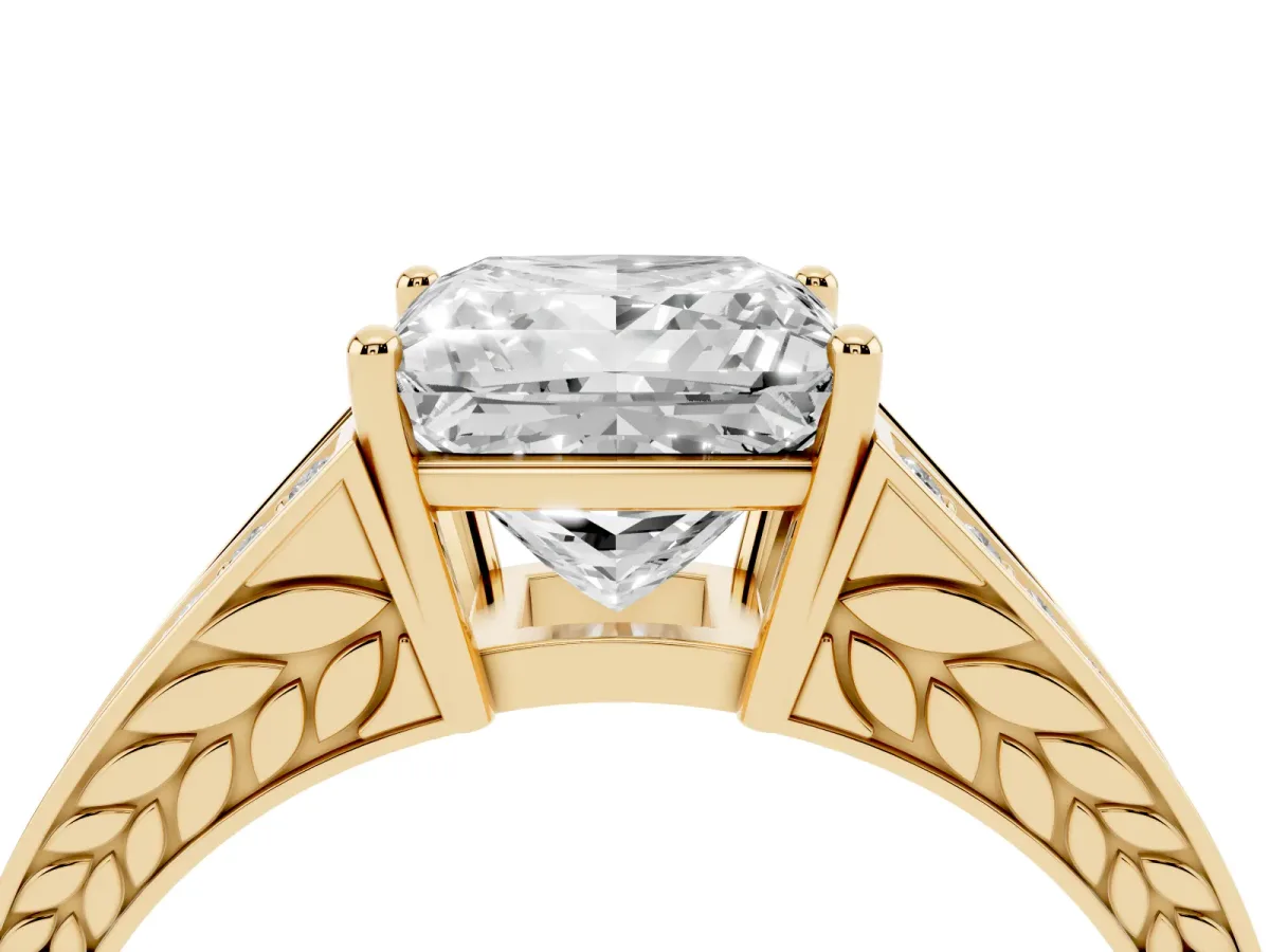 Princess Cut Diamond Split Shank Ring with Pavé Band and Four-Prong Setting Yellow gold