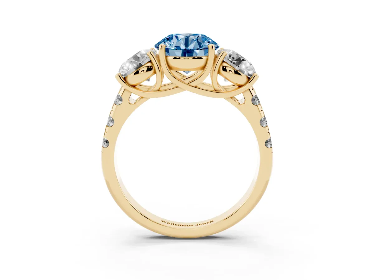 Fancy Blue Three-Stone Round Cut Diamond Pavé Band with Prong Setting Yellow gold