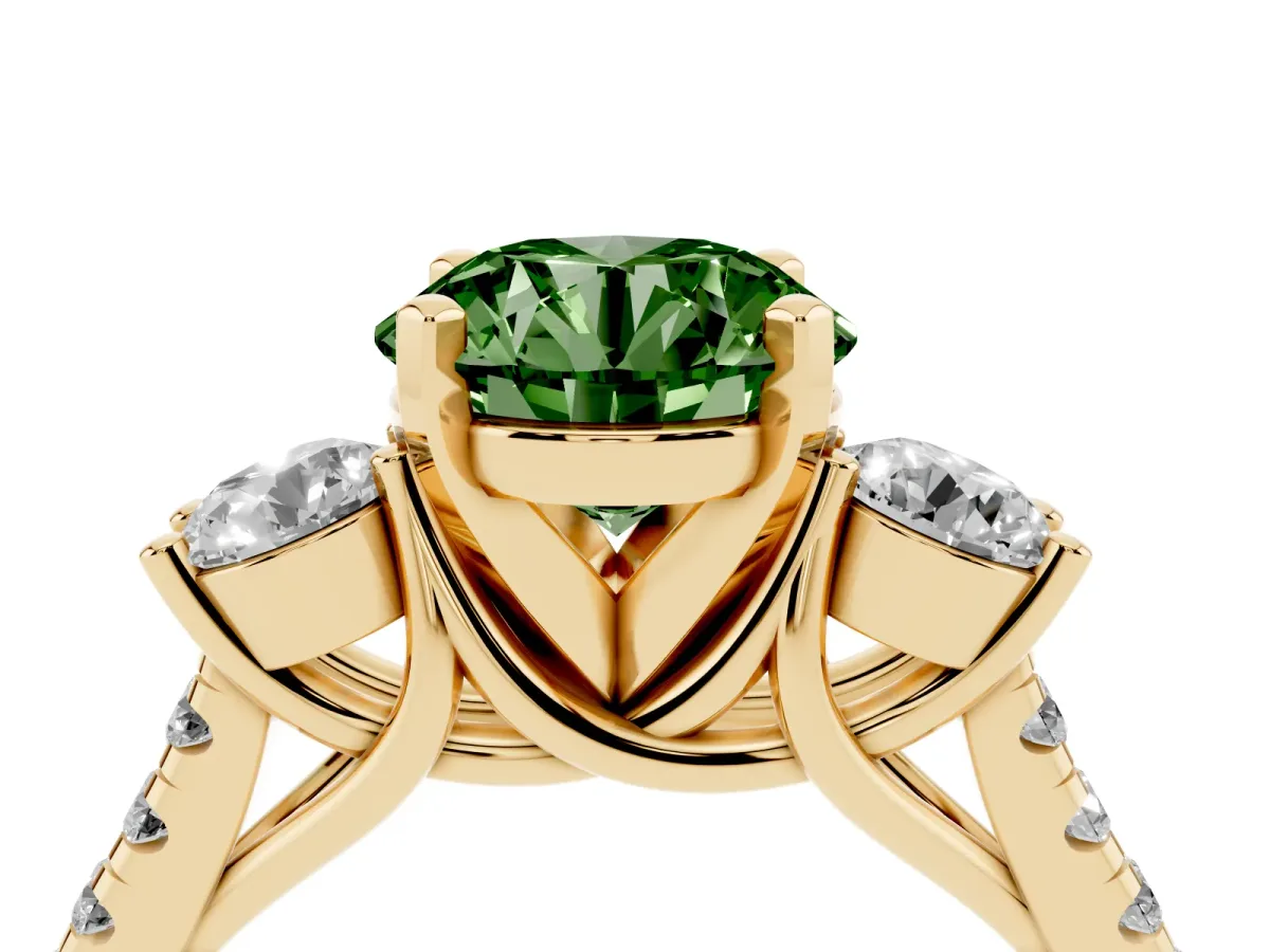 Fancy Green Three-Stone Round Cut Diamond Pavé Band with Four-Prong Setting Yellow gold