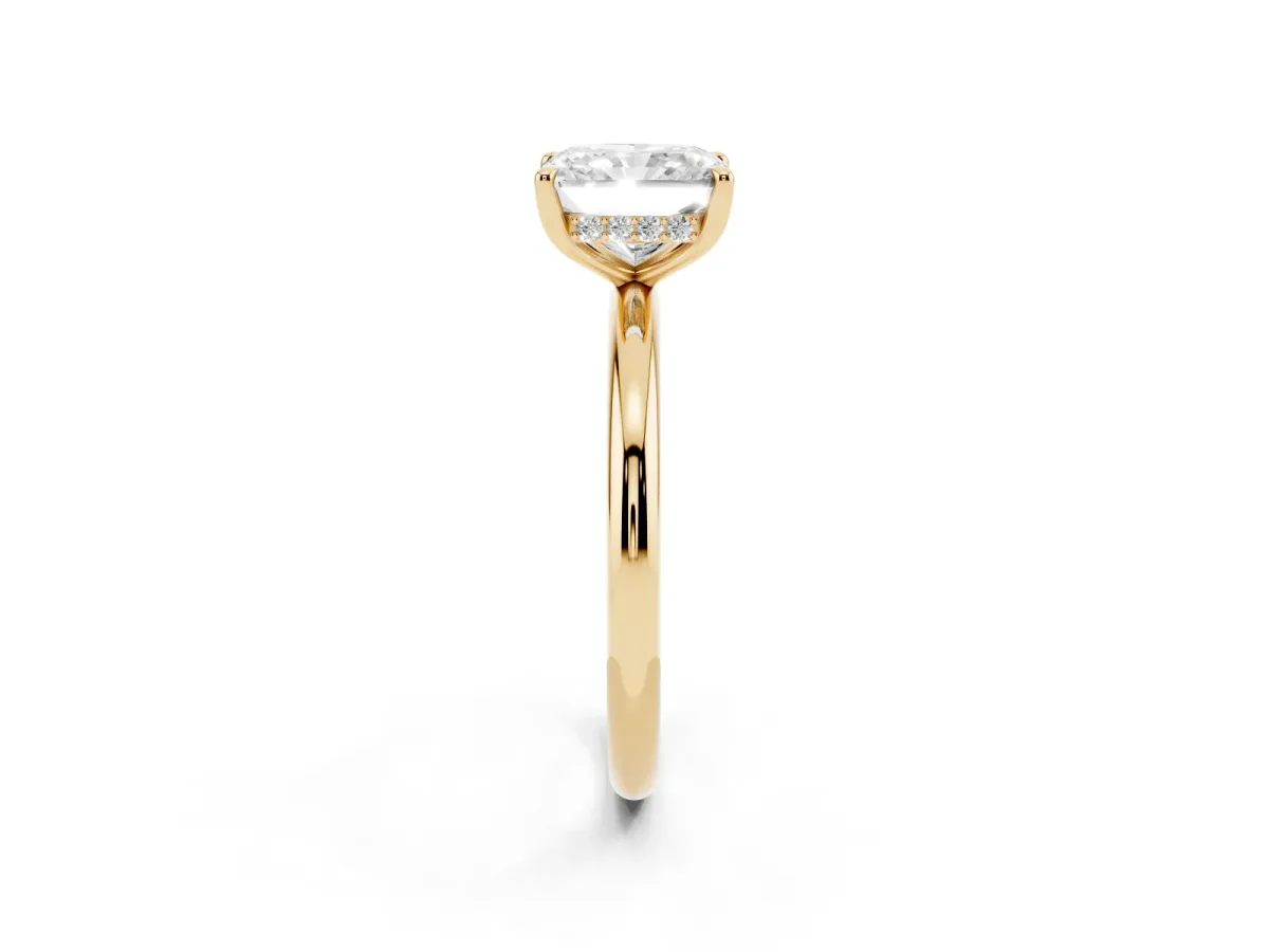 Radiant Cut Diamond Solitaire Ring with Thin Band and Four-Prong Setting Yellow gold