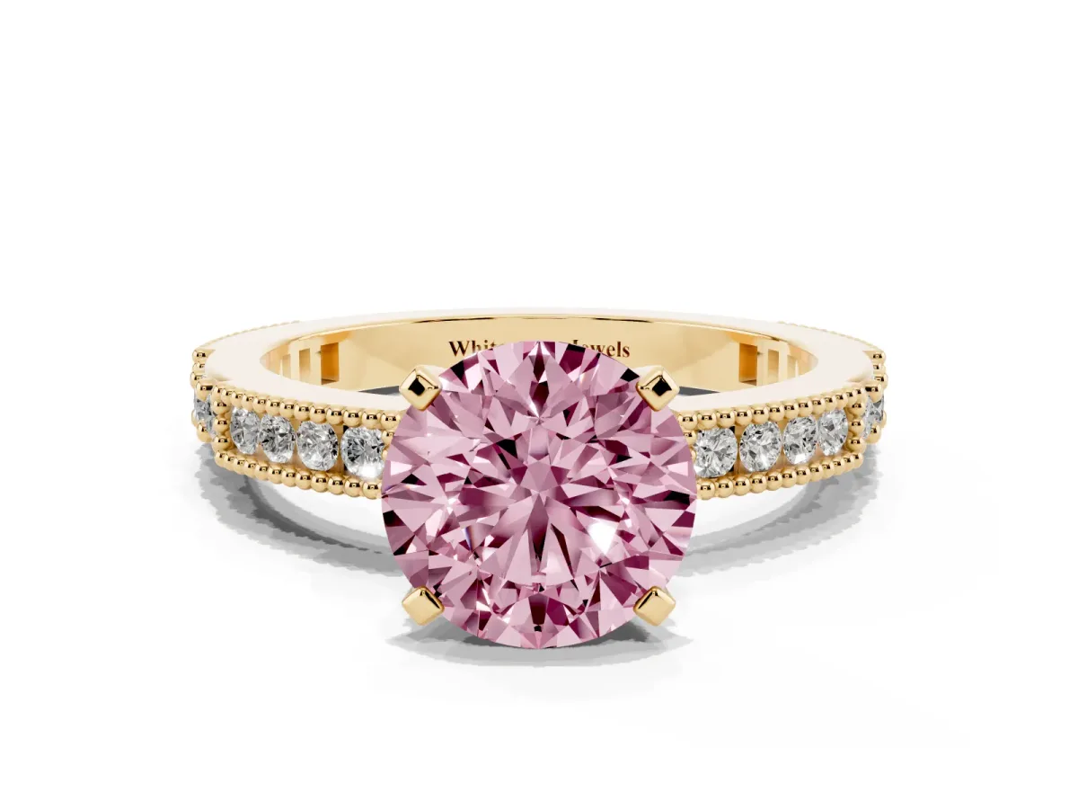 Fancy Pink Round Cut Solitaire with Pavé Band and Four-Prong Setting Yellow gold