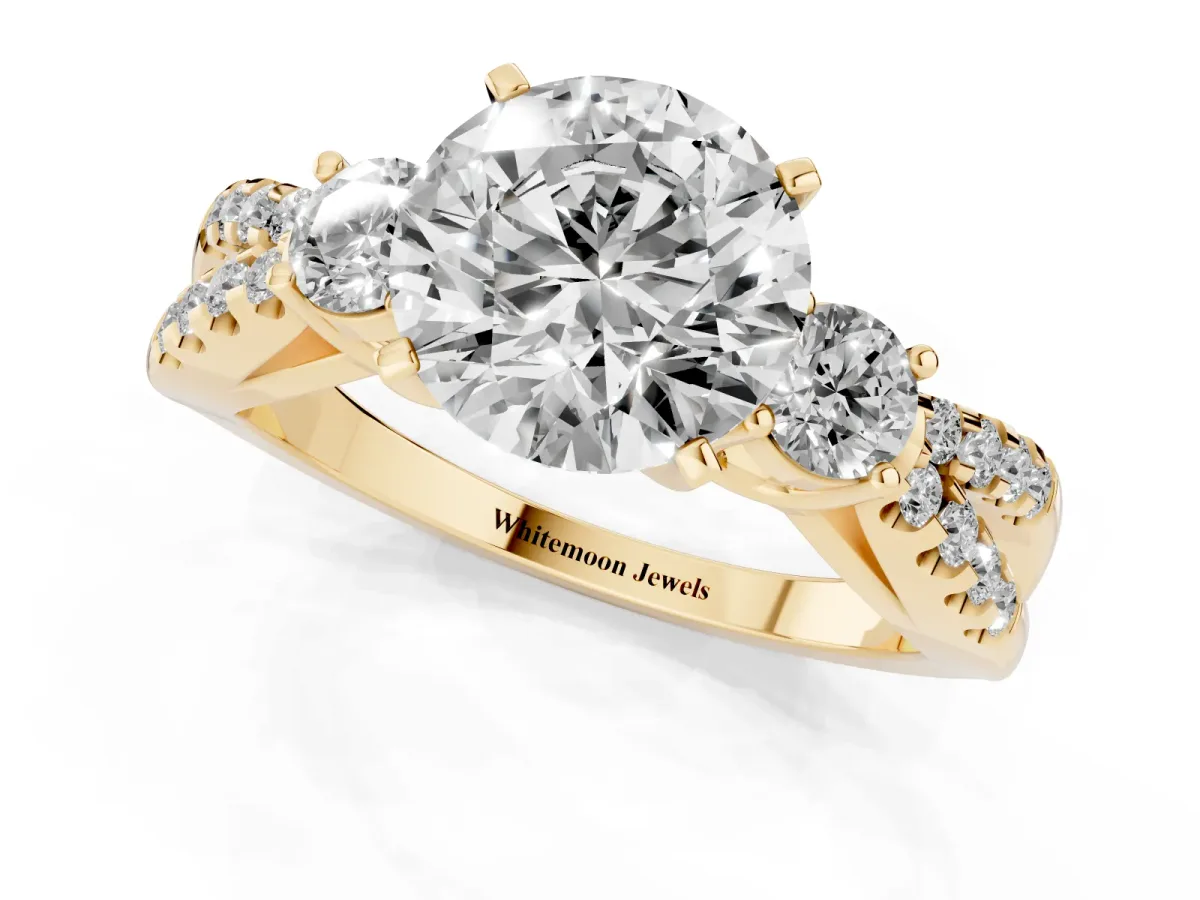 Round Cut Diamond Three-Stone Ring with Pavé Split Shank and Four-Prong Setting Yellow gold