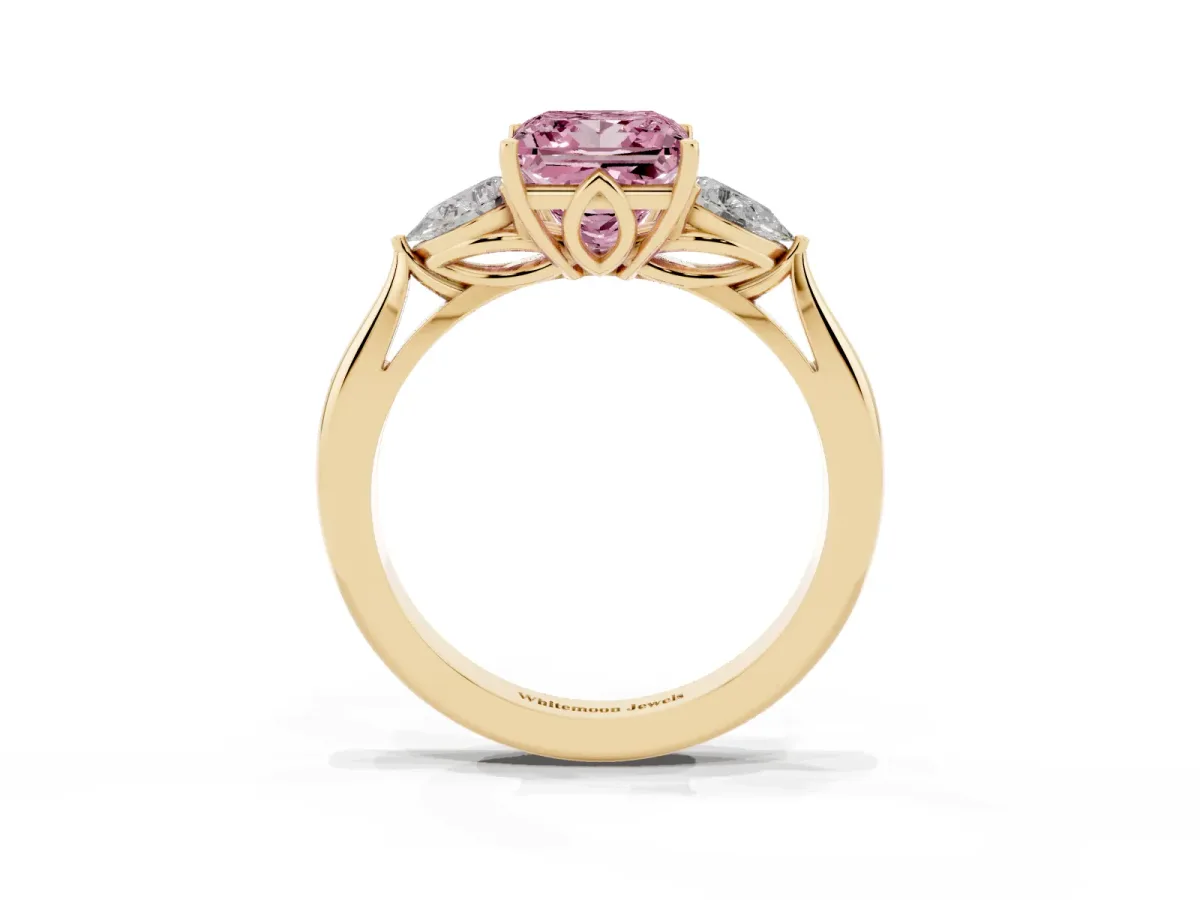 Fancy Pink Three-Stone Princess Cut Brilliant Diamond Solitaire Ring with Tapered Band and Four-Prong Setting Yellow gold