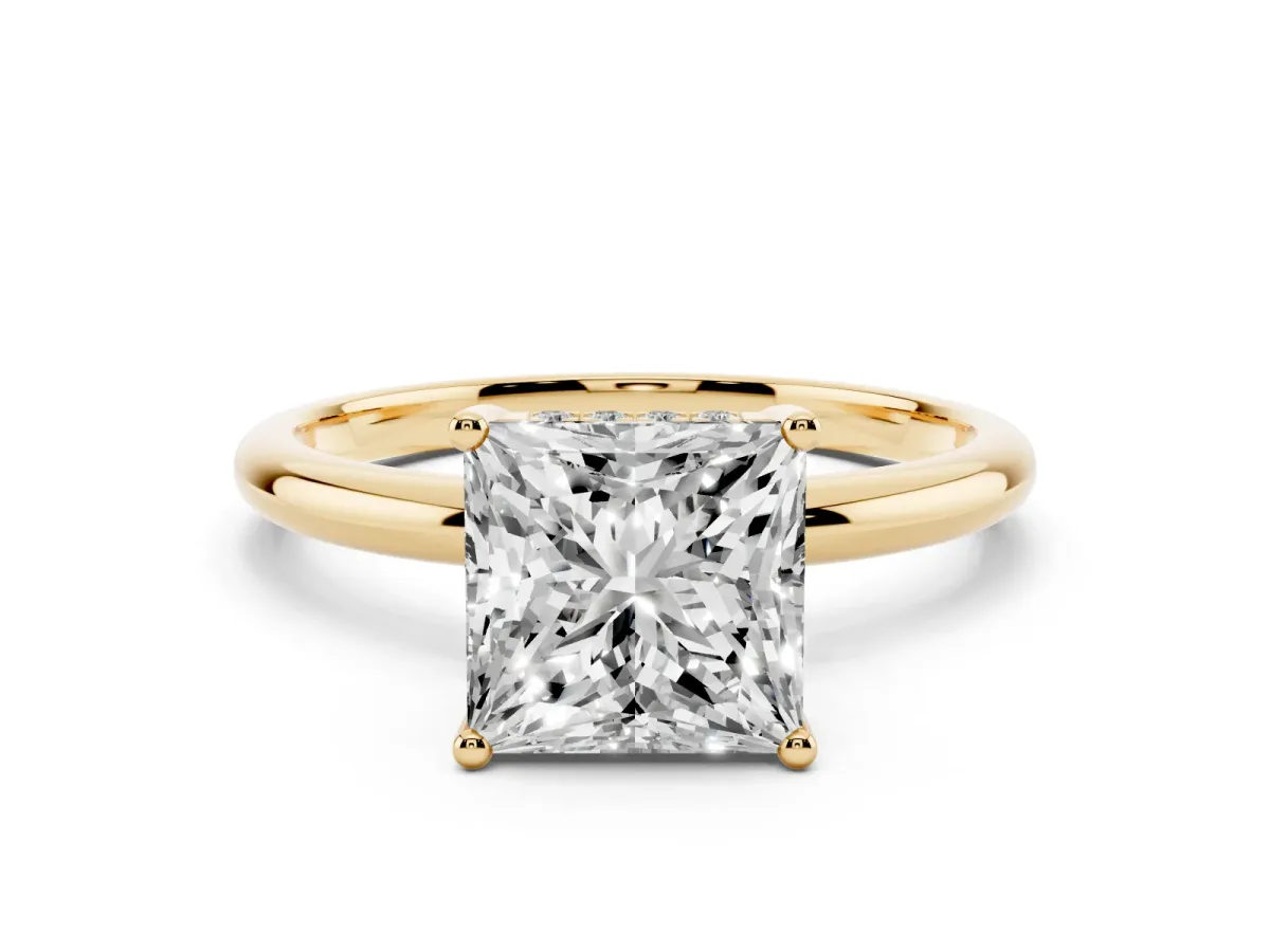 Princess Cut Cut Solitaire Engagement Ring with Four-Prong Setting and Classic Band Yellow gold
