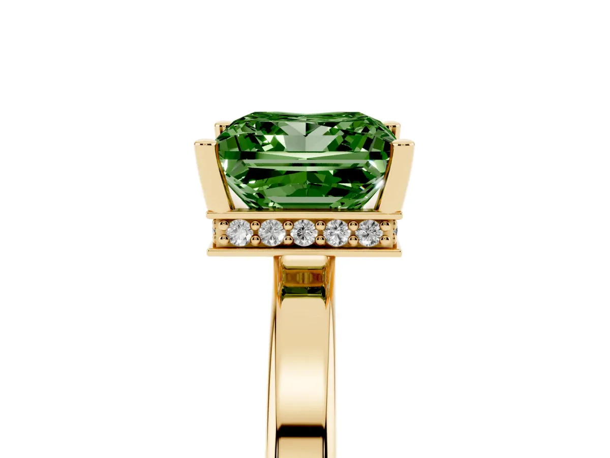 Fancy Green Princess Cut Cut Solitaire Engagement Ring with Four-Prong Setting on a Classic Band Yellow gold