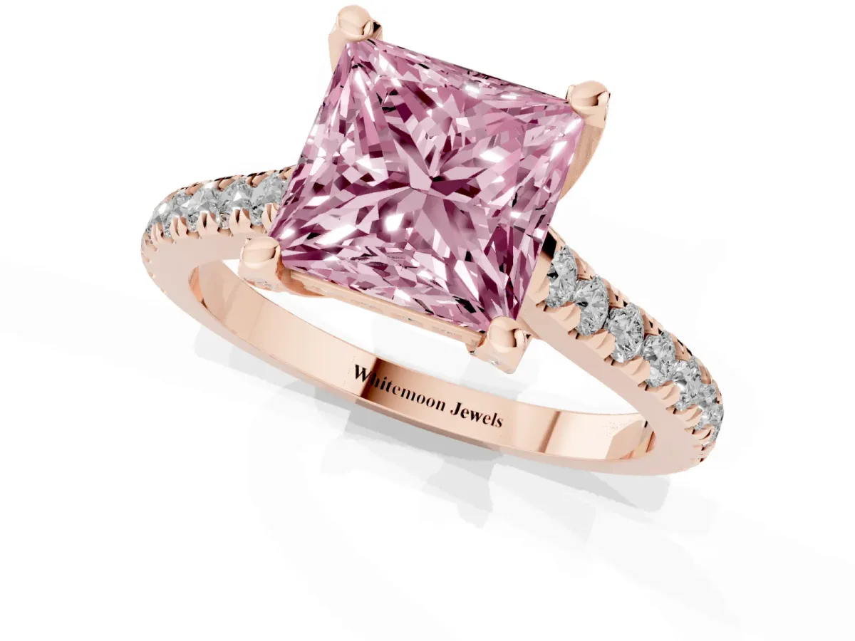 Fancy Pink Princess Cut Brilliant Diamond Solitaire with Pavé Band and Four-Prong Setting Rose gold