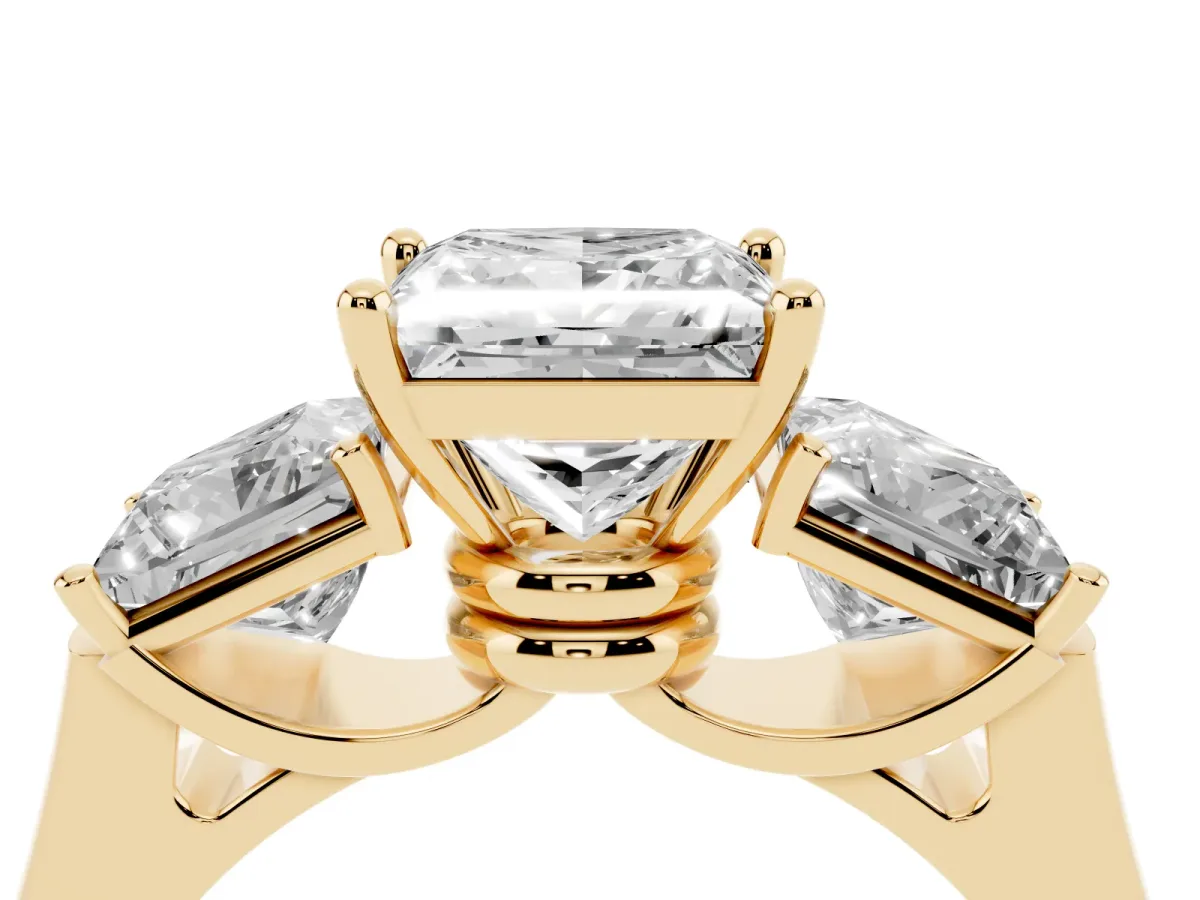 Three-Stone Princess Cut Brilliant Diamond Trellis Ring with Comfort Fit Band Yellow gold