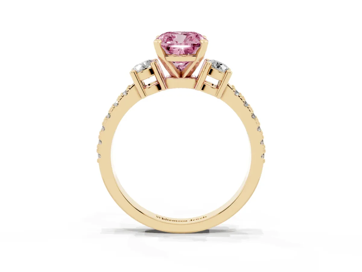 Fancy Pink Cushion Cut Three-Stone Diamond Pavé Band with Prong Setting Yellow gold