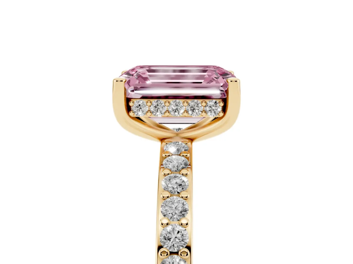 Fancy Pink Emerald Cut Cut Diamond Pavé Band Ring with Four-Prong Setting Yellow gold