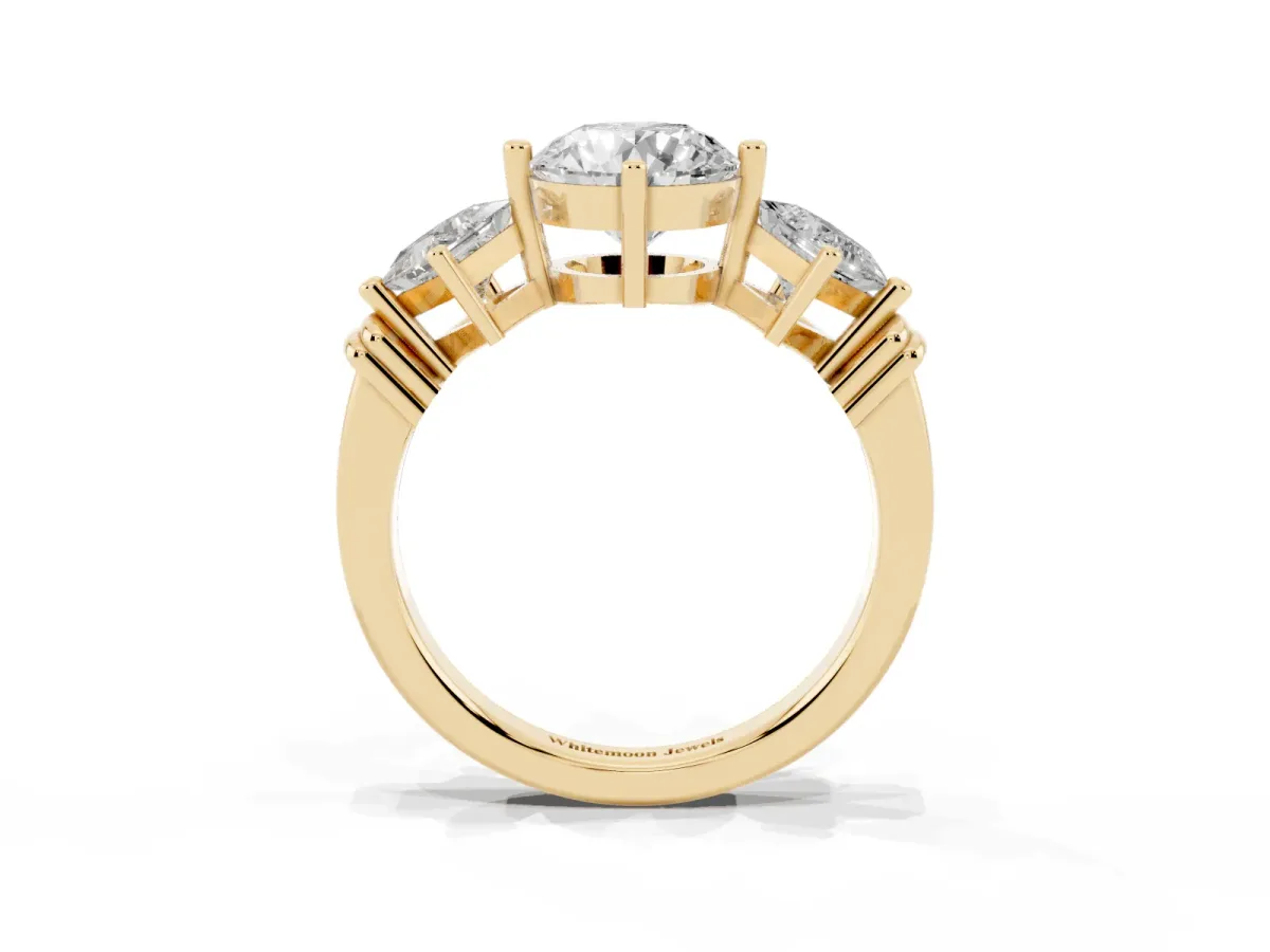 Three-Stone Round Cut and Princess Cut Diamond Ring with Channel Band and Four-Prong Setting Yellow gold