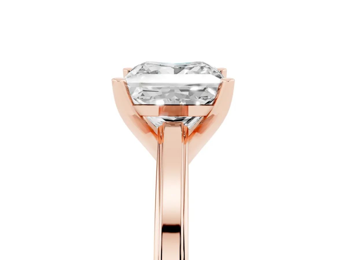 Princess Cut Solitaire Diamond Ring with Four-Prong Setting and Classic Band Rose gold