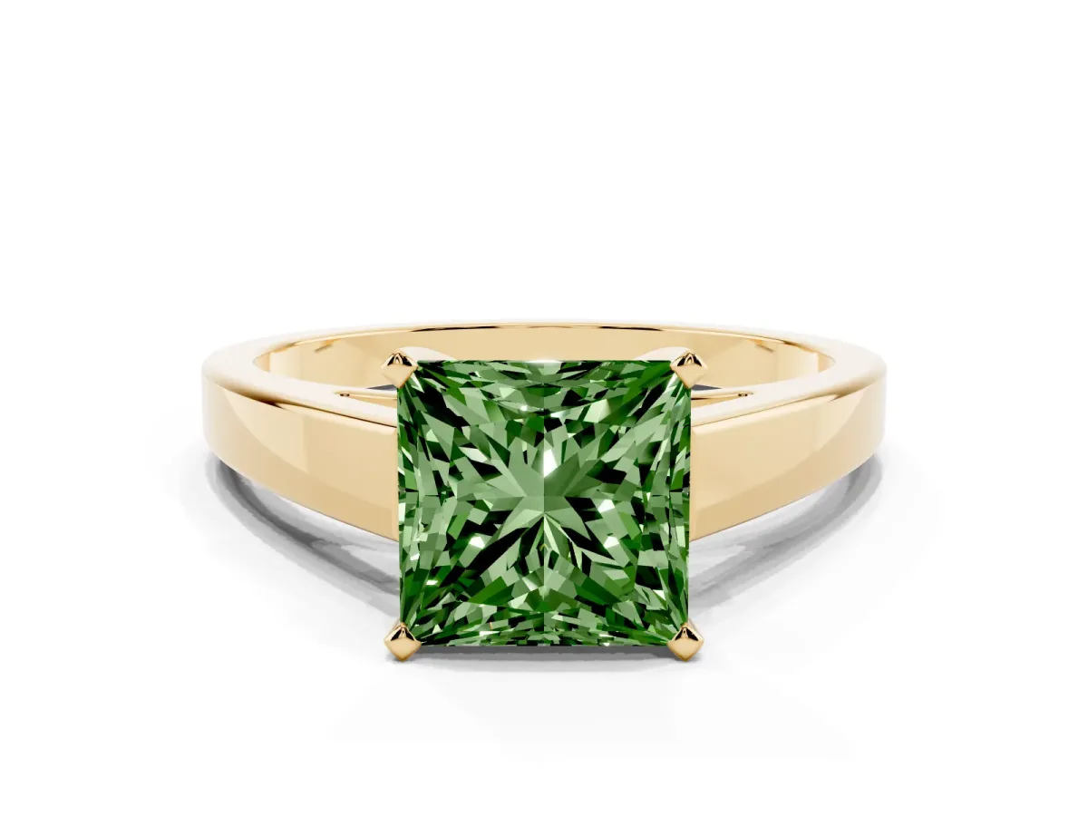 Fancy Green Princess Cut Solitaire Engagement Ring with Four-Prong Setting and Tapered Band Yellow gold