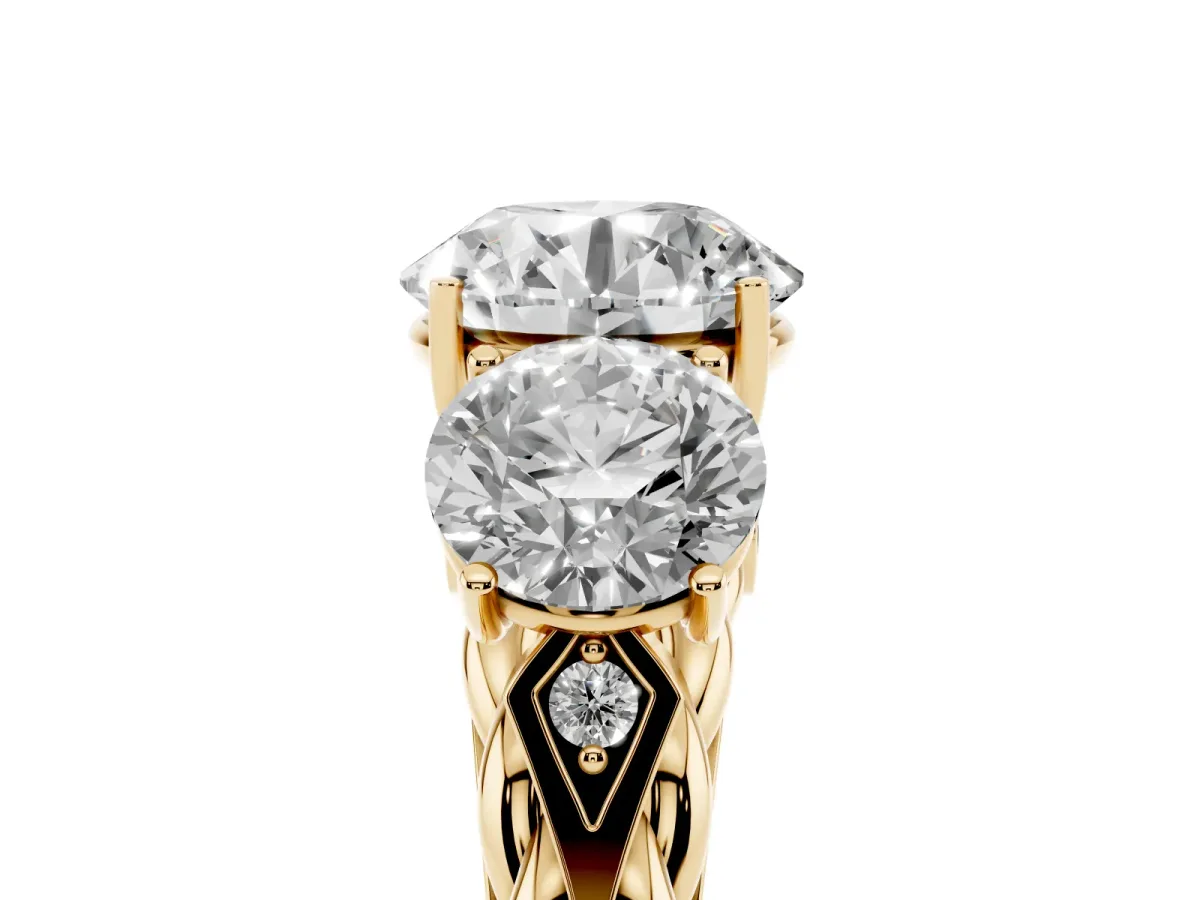 Three-Stone Round Cut Diamond Braided Band Ring with Four-Prong Setting Yellow gold