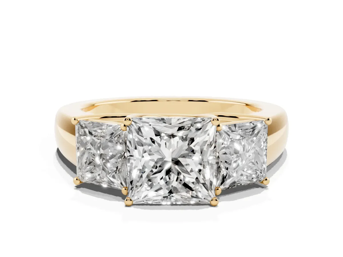 Three-Stone Princess Cut Cut Diamond Ring with Prong Setting and Classic Band Yellow gold