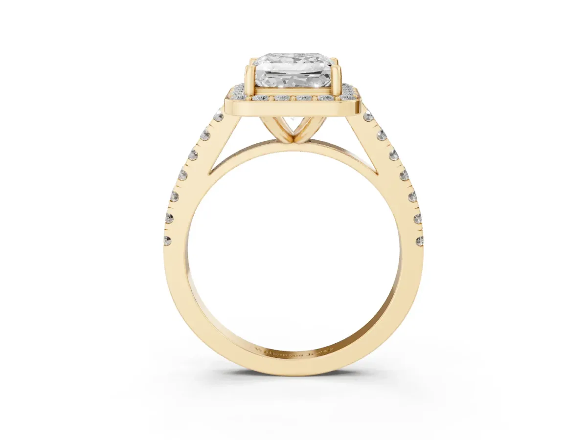 Princess Cut Diamond Halo Ring with Round Pavé Split Shank and Prong Setting Yellow gold