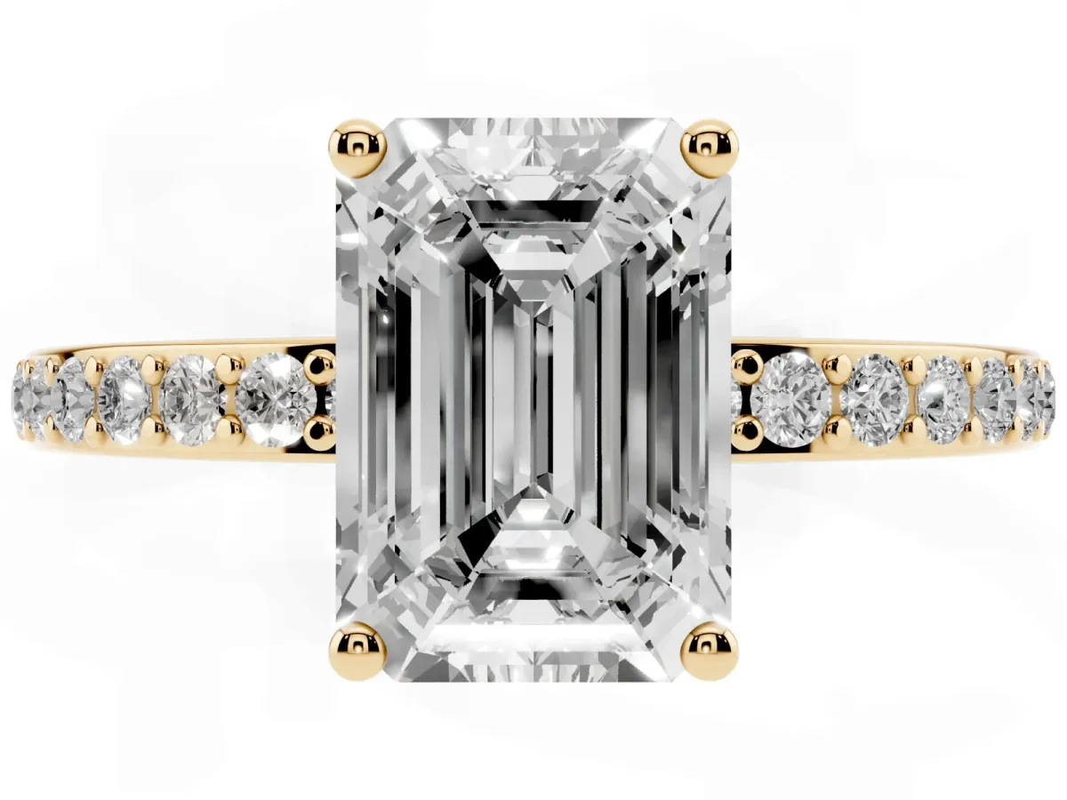 Emerald Cut Cut Diamond Pavé Band Ring with Four-Prong Setting Yellow gold