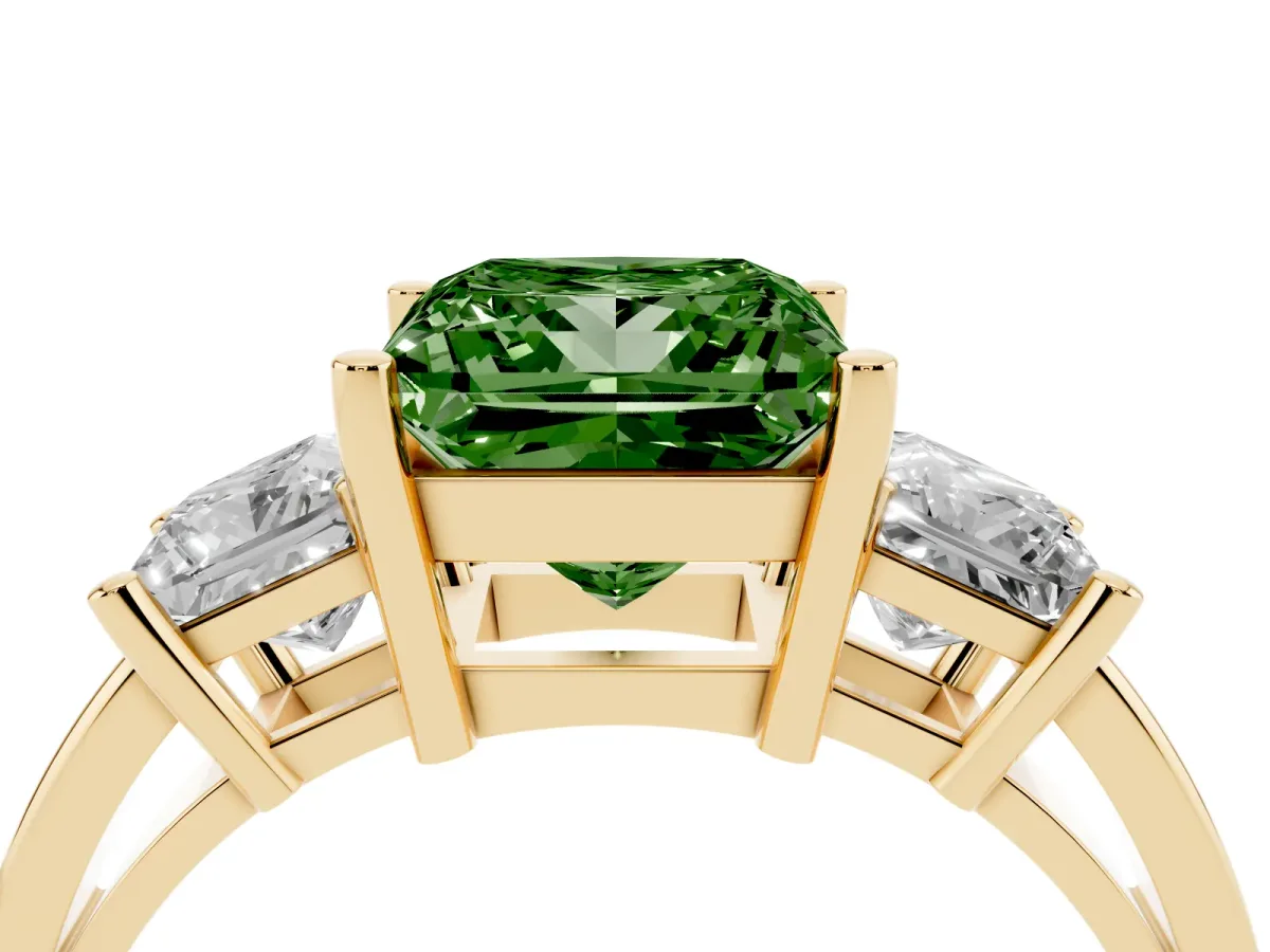 Fancy Green Three-Stone Princess Cut Cut Solitaire Ring with Prong Setting Yellow gold