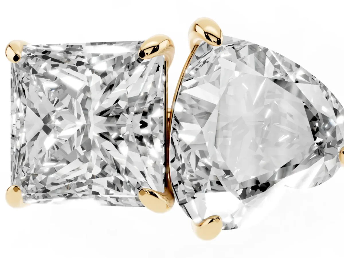 Heart and Princess Toi Moi Ring with Prong Setting and Pave Band Yellow gold