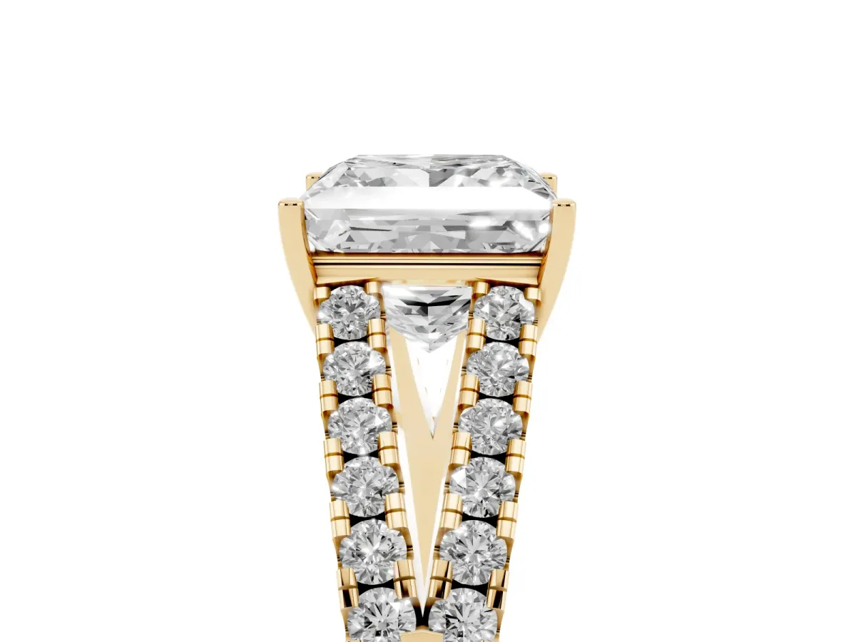 Princess Cut Diamond Split Shank Pavé Engagement Ring with Four-Prong Setting Yellow gold