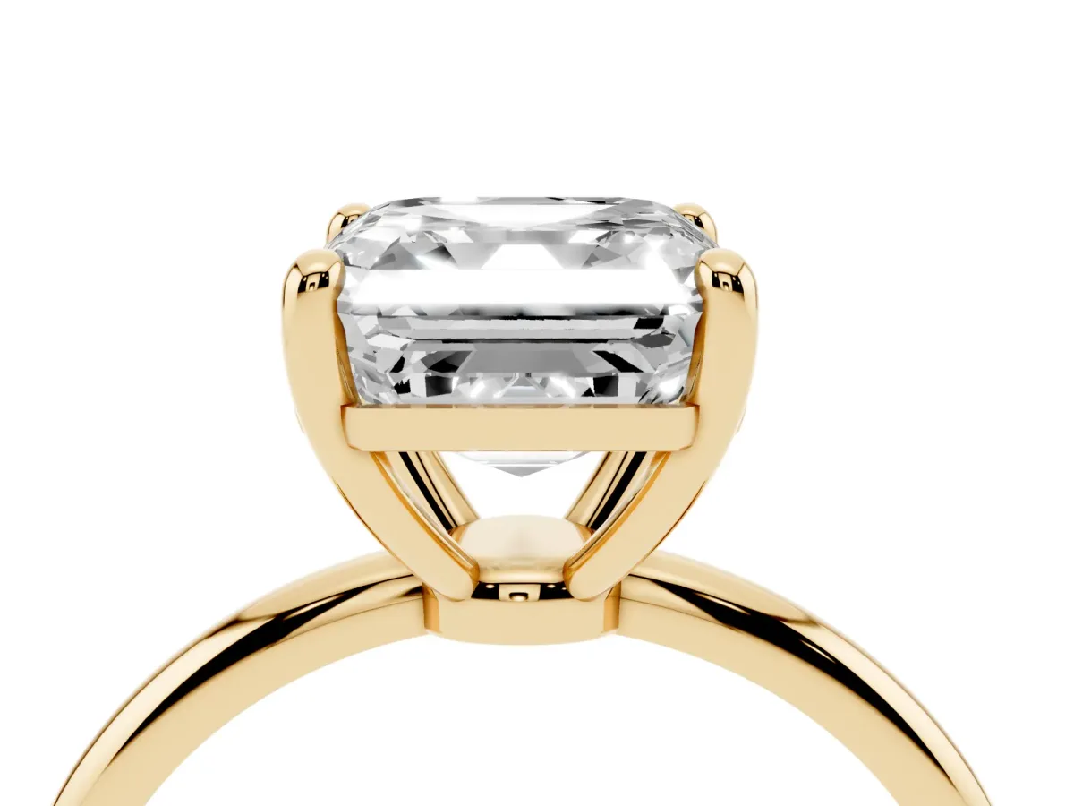 Asscher Cut Solitaire Diamond Ring with 4-Prong Setting on a Classic Band Yellow gold