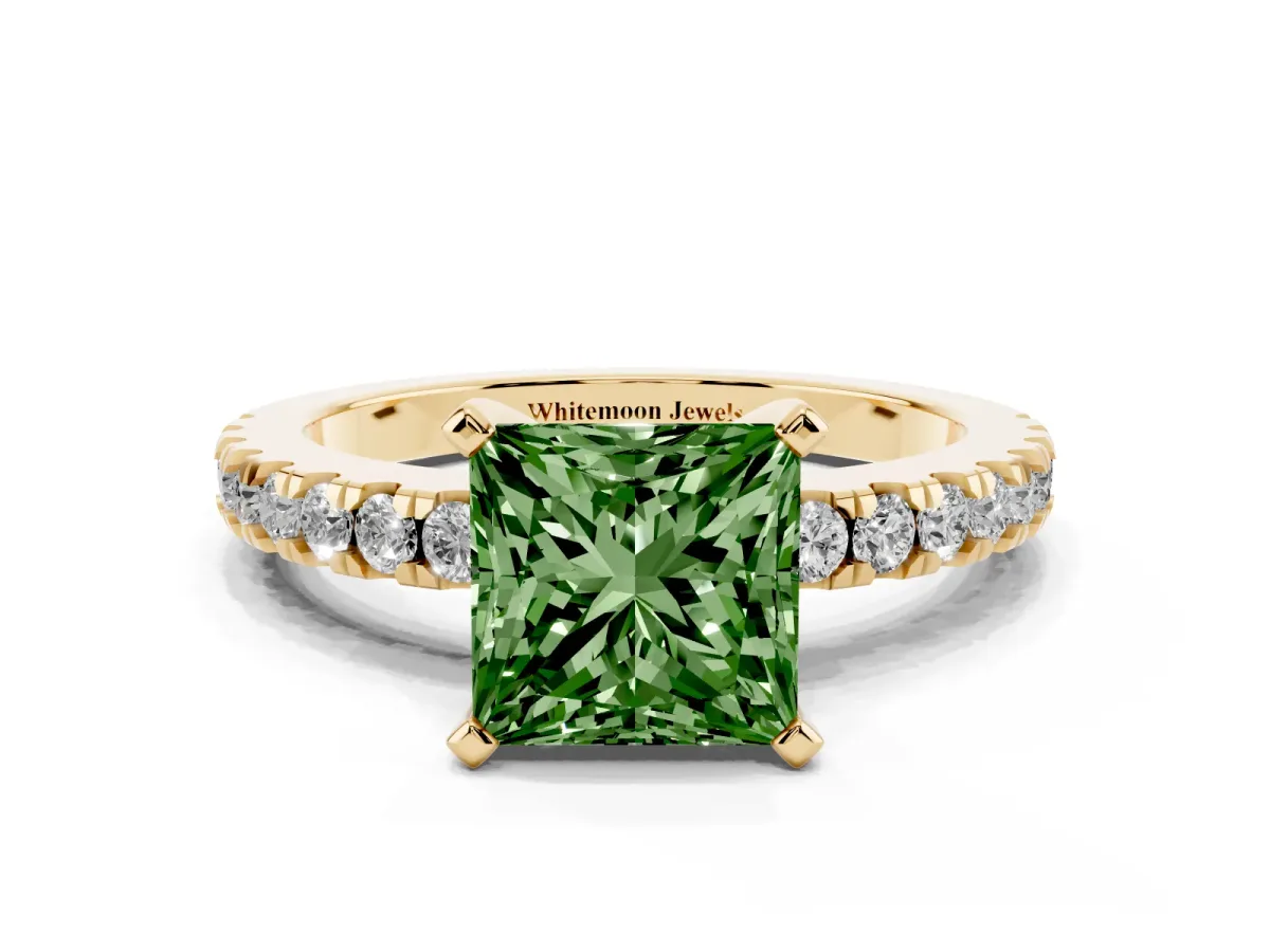 Fancy Green Princess Cut Solitaire Diamond with Pavé Band and Four-Prong Setting Yellow gold