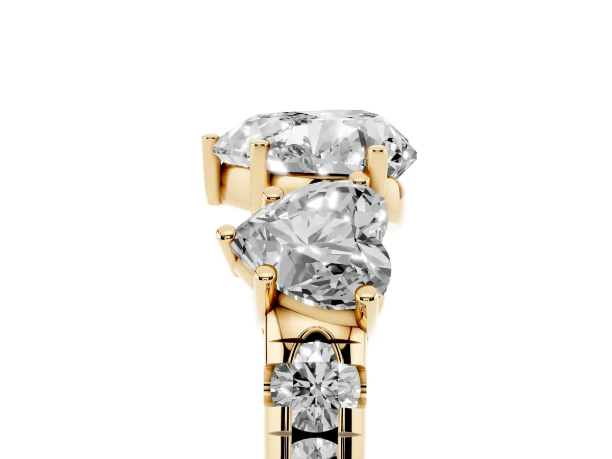 Three-Stone Heart Cut Diamond Pavé Band with Prong Setting Yellow gold