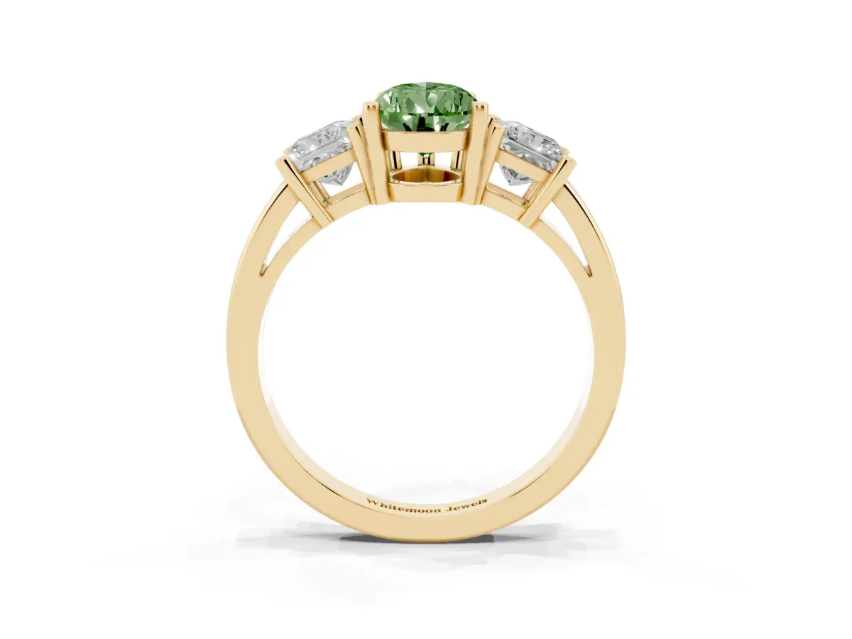 Fancy Green Three-Stone Pear Cut Cut Solitaire Ring with Prong Setting Yellow gold