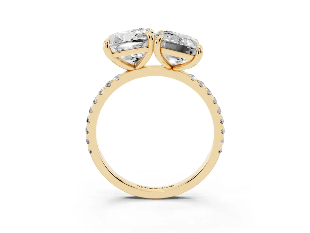 Cushion and Emerald Toi Moi Ring with Prong Setting and Pave Band Yellow gold
