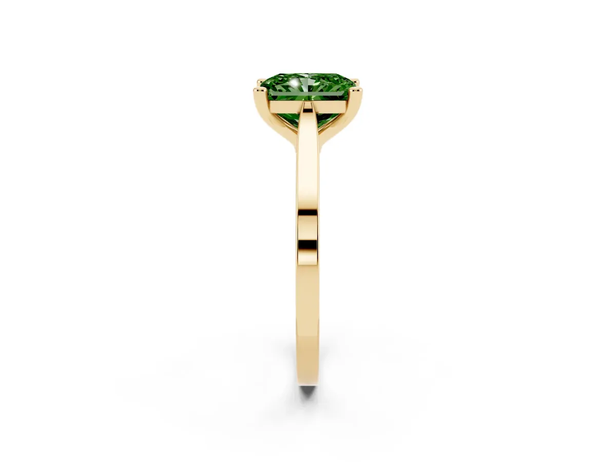 Fancy Green Radiant Cut Solitaire Diamond Ring with Four-Prong Setting and Tapered Band Yellow gold