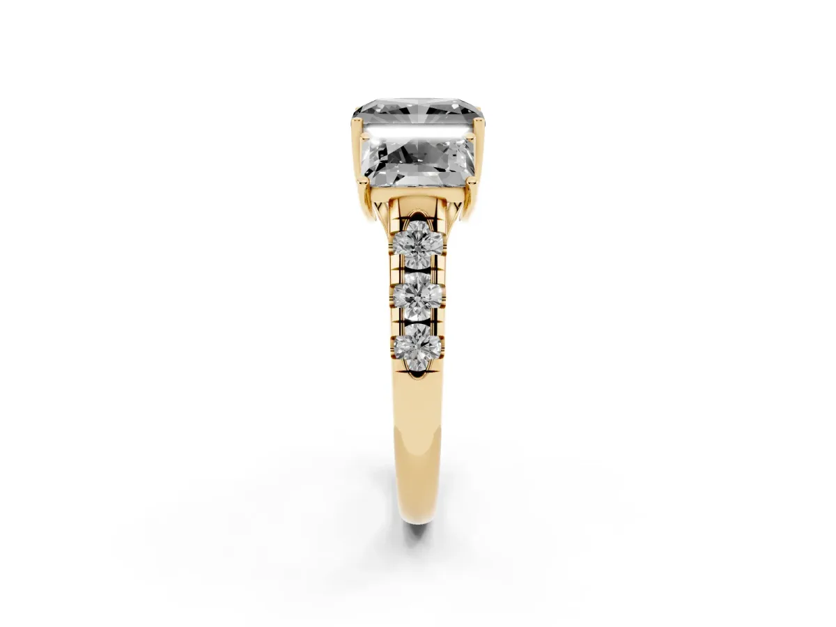 Fancy Black Three-Stone Radiant Cut Diamond Pavé Band with Prong Setting Yellow gold