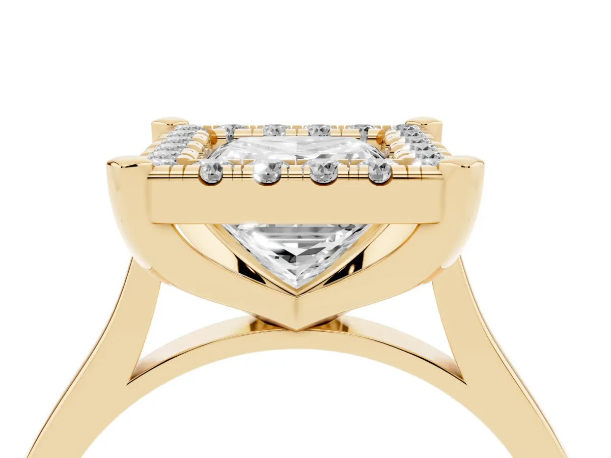 Princess Cut Diamond Cluster Halo Solitaire with Four-Prong Setting Yellow gold