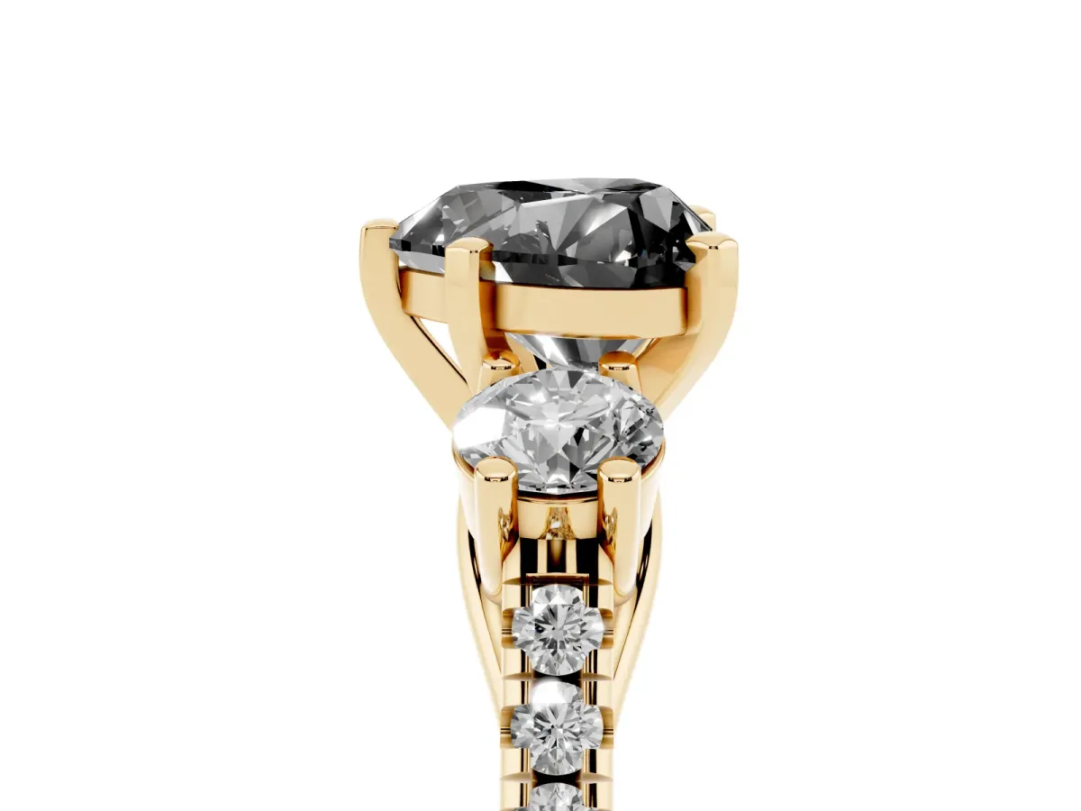 Fancy Black Three-Stone Heart Cut Diamond Pavé Band with Four-Prong Setting Yellow gold