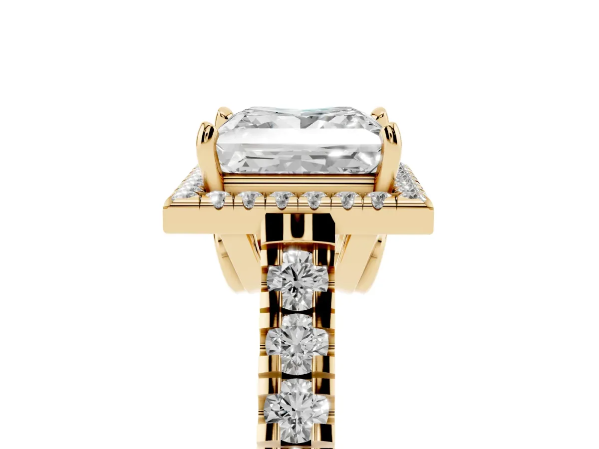 Princess Cut Halo Pavé Diamond Engagement Ring with Four-Prong Setting Yellow gold