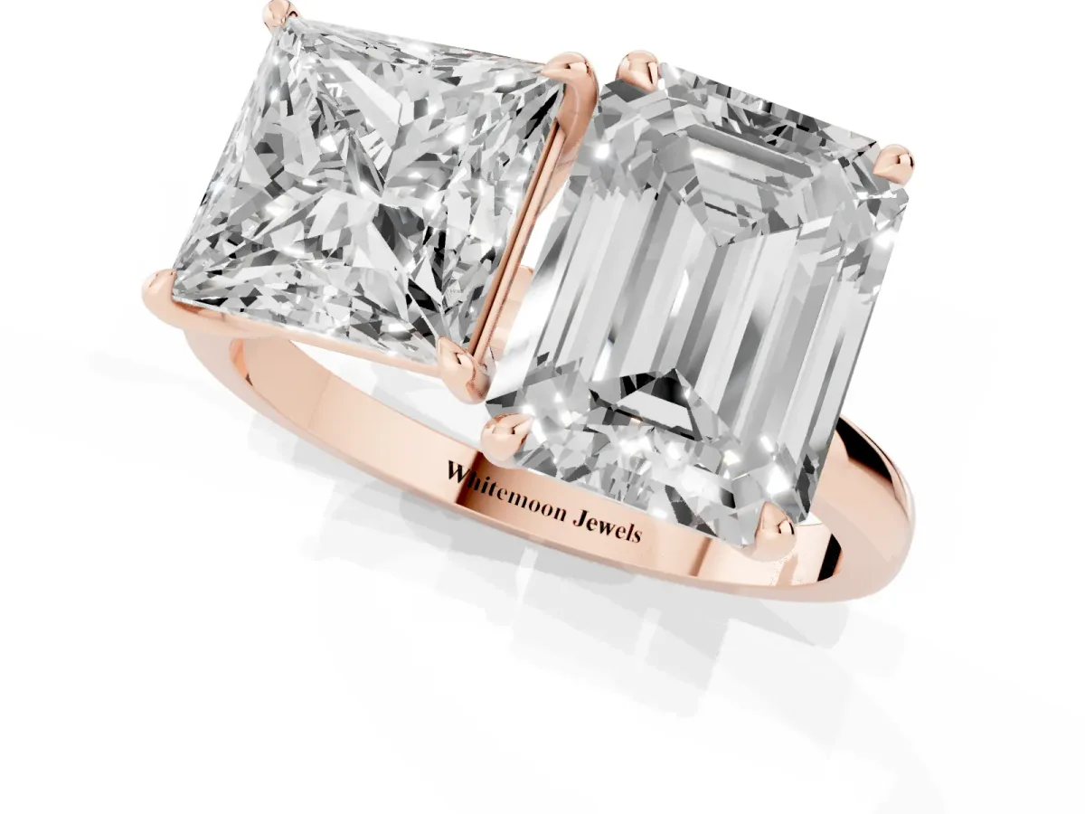 Princess Cut and Emerald Cut Toi Moi Ring with Prong Setting Rose gold