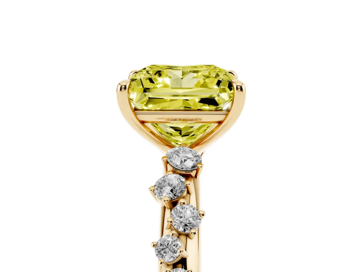 Fancy Yellow Princess Cut Diamond Cluster Prong-Set Solitaire Ring Yellow gold