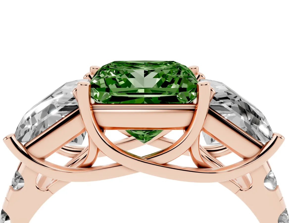 Fancy Green Three-Stone Princess Cut Diamond Pavé Band with Prong Setting Rose gold