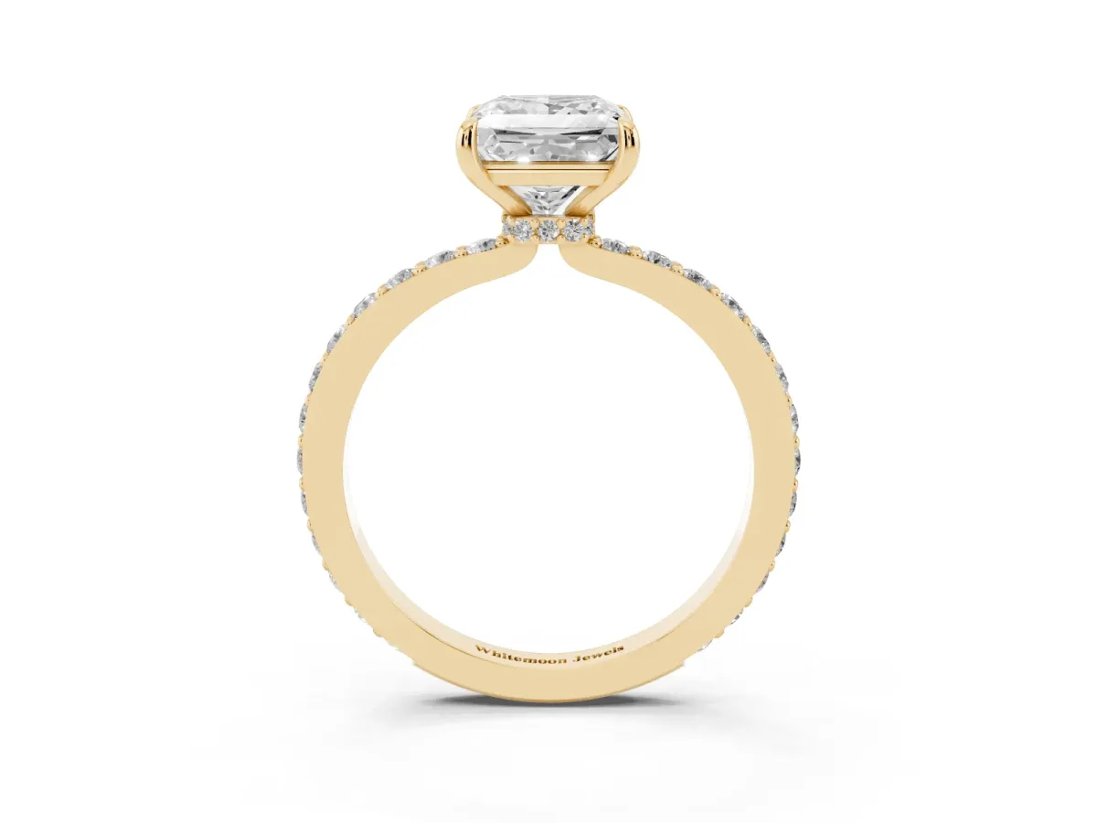 Princess Cut Diamond Pavé Engagement Ring with Round Accents and Prong Setting Yellow gold