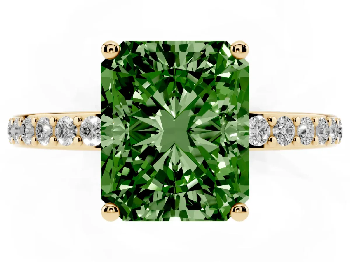 Fancy Green Radiant Cut Cut Diamond Pavé Band Ring with Four-Prong Setting Yellow gold