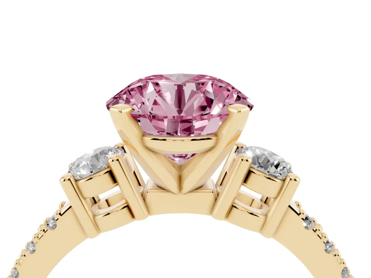 Fancy Pink Round Cut Three-Stone Diamond Pavé Band with Prong Setting Yellow gold