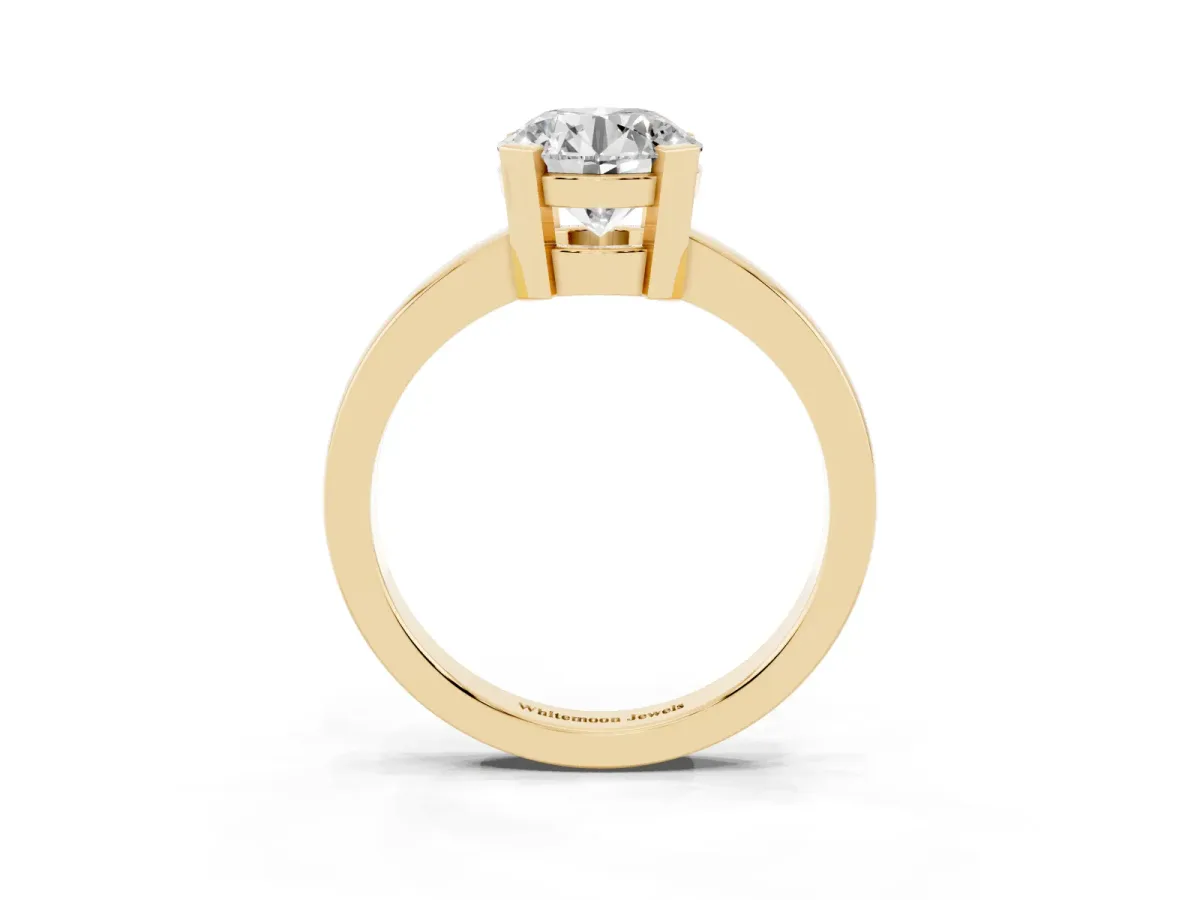 Round Cut Cut Solitaire Ring with Four-Prong Setting and Classic Band Yellow gold